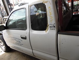 2002 Toyota Tacoma SR5 White Extended Cab 2.4L AT 2WD #Z24692